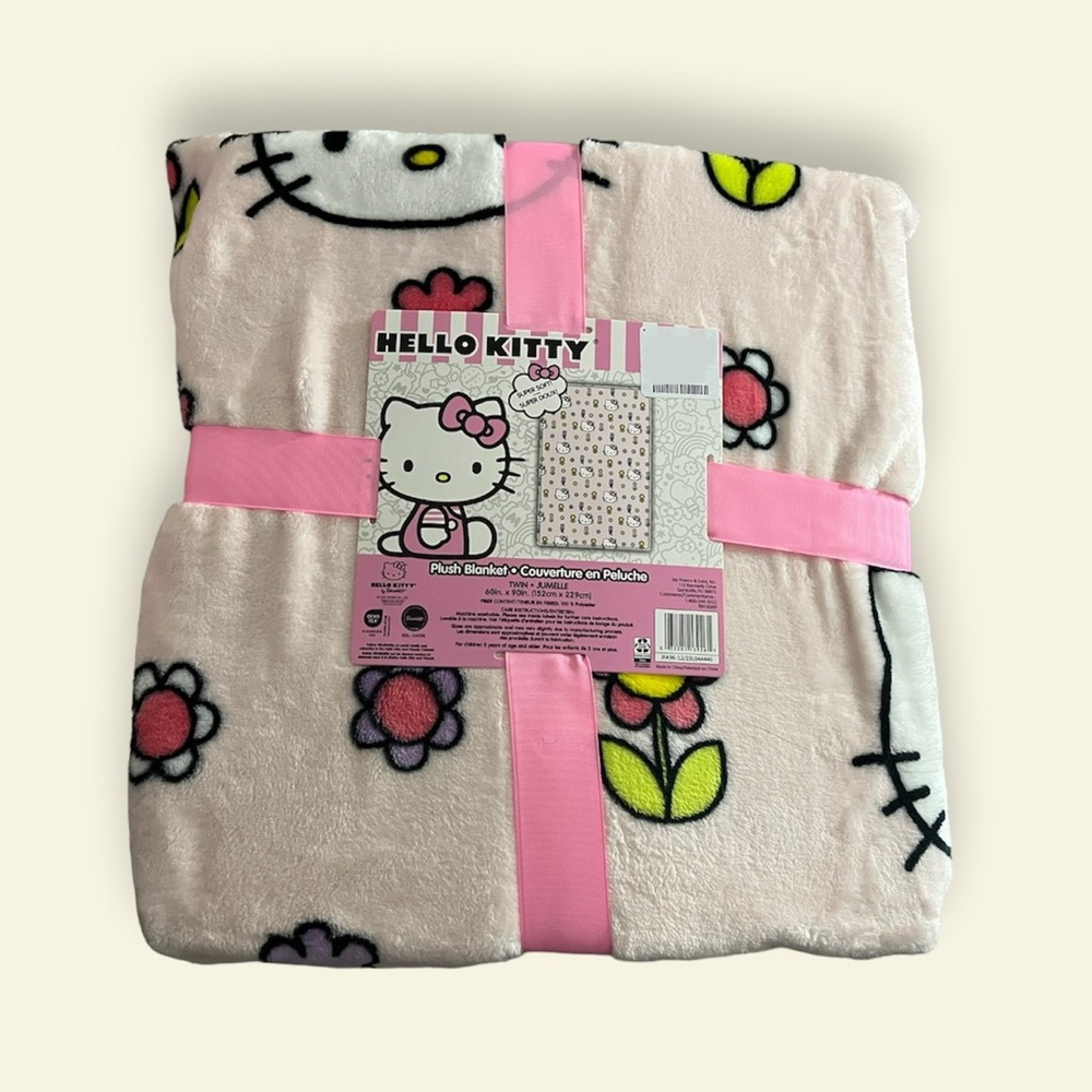 Hello kitty plush blanket